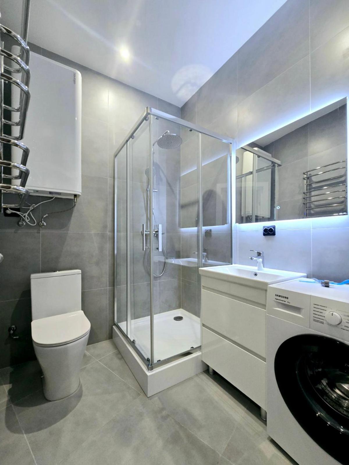 Apartment In The City Center Near The Park Львов Экстерьер фото